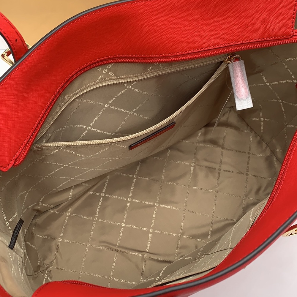MICHAEL KORS GILLY LARGE DRAWSTRING TRAVEL TOTE BRIGHT RED COLOR - Picture 13 of 15